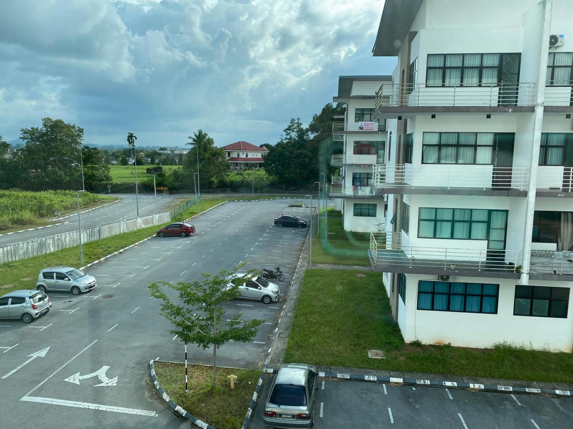 The Time Apartment Kota Samarahan Exterior photo
